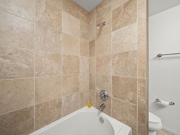 5th image of 9725 Woods Drive #309