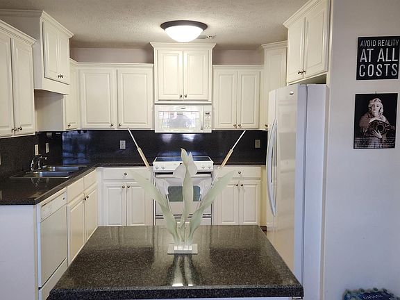 2nd image of 327 Meadowridge Cir