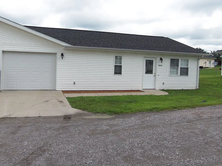 1010 Durham St — Photo 1