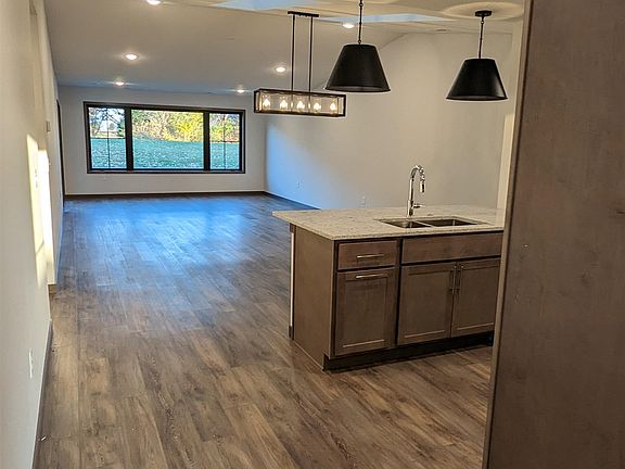 2nd image of 1532 Blaines Way