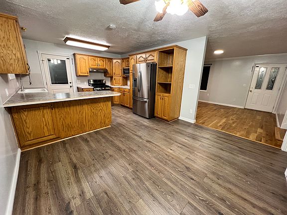 3rd image of 2215 W 2475 N