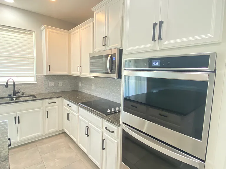 698 Bay Bridge Cir — Photo 11