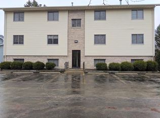 1601 W Stonehenge Dr APT 2, Sycamore, IL 60178