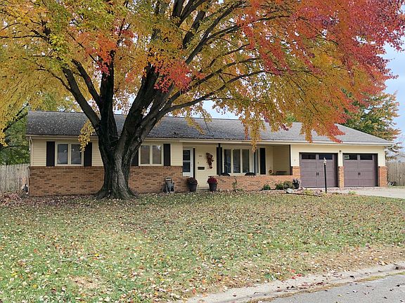 2nd image of 102 Cottonwood Dr