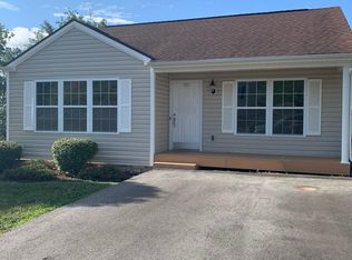 180 Robin Hood Dr, Christiansburg, VA 24073