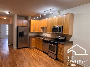 3347 N Clark St #1SW, Chicago, IL 60657