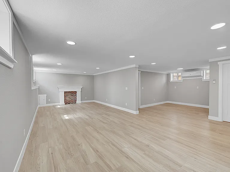 1584 Meade St — Photo 6