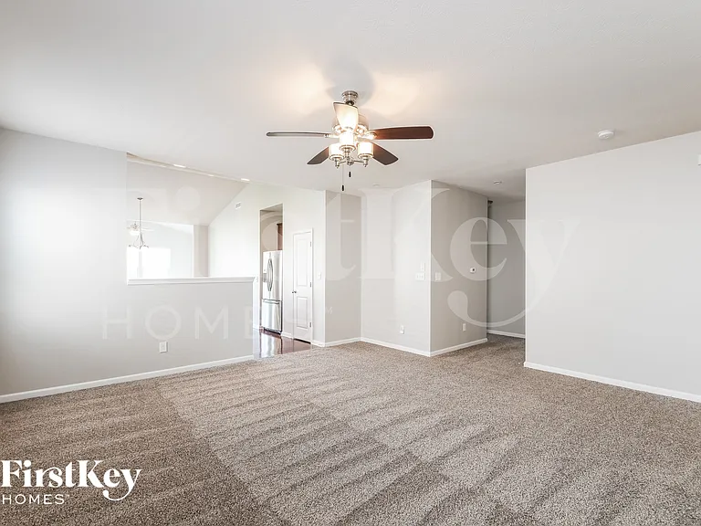 5887 Aldridge Dr — Photo 3