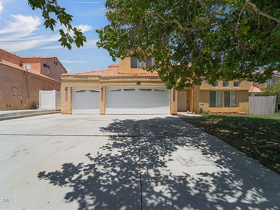 2nd image of 4045 Lexington Ct