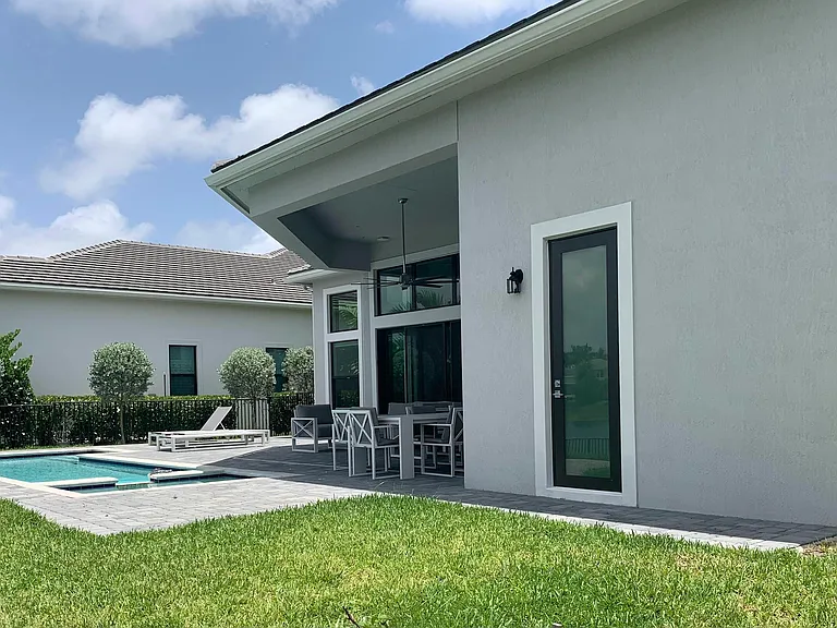 6930 NW 27th Ave — Photo 19