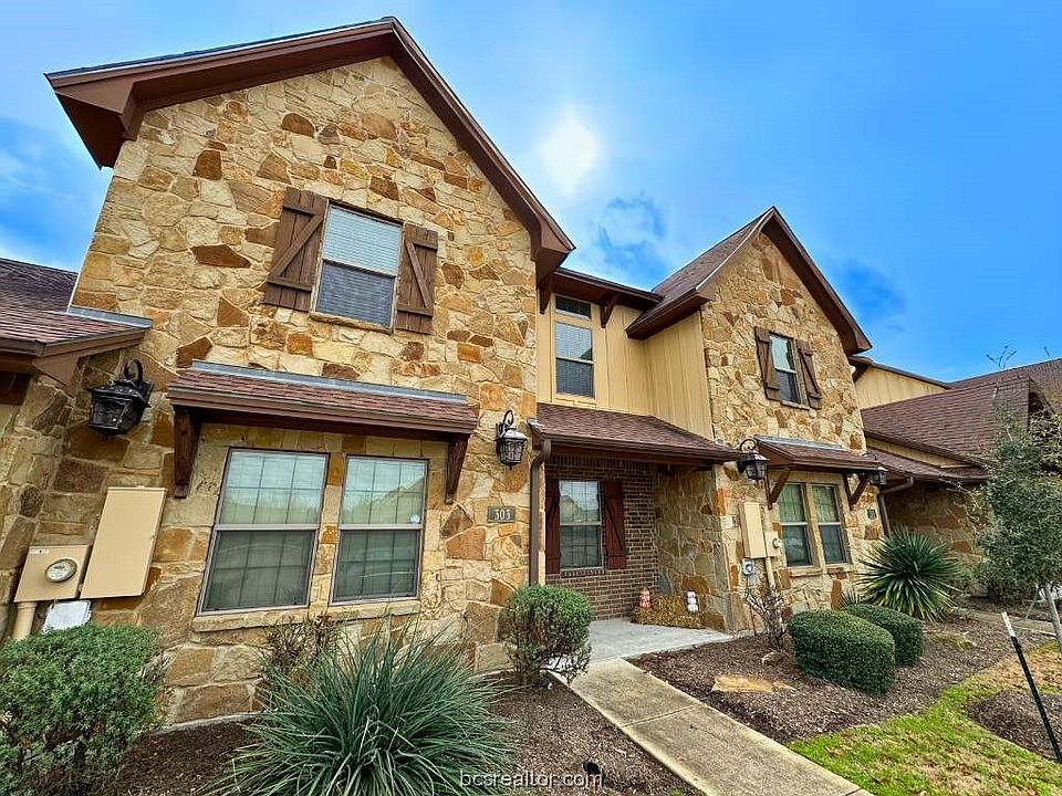 1st image of 303 Capps Dr