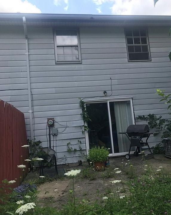 2nd image of 4034 Hampshire Ct
