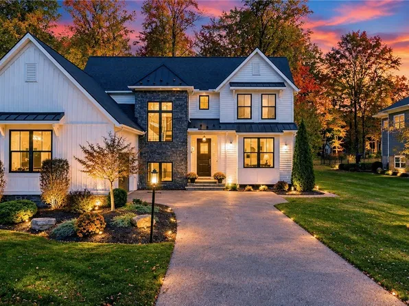 8178 Canyon Rdg, Chagrin Falls, OH 44023