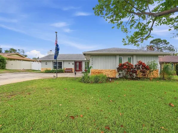 7712 Lakeside Woodlands Dr, Hudson, FL 34667