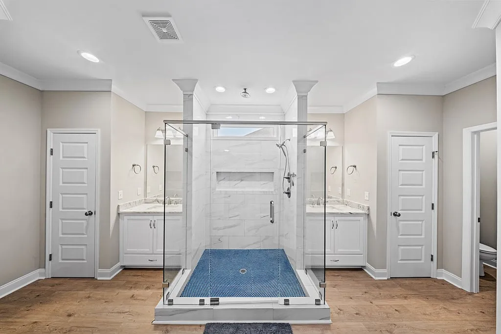 4 bed, 2023 sqft, $2,200 — Photo 1