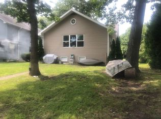 42397 N Woodbine Ave, Antioch, IL 60002