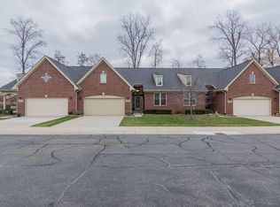 41032 Harvest Ln, Clinton Township, MI 48038