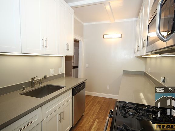 4th image of 1400 Greenwich St APT 2