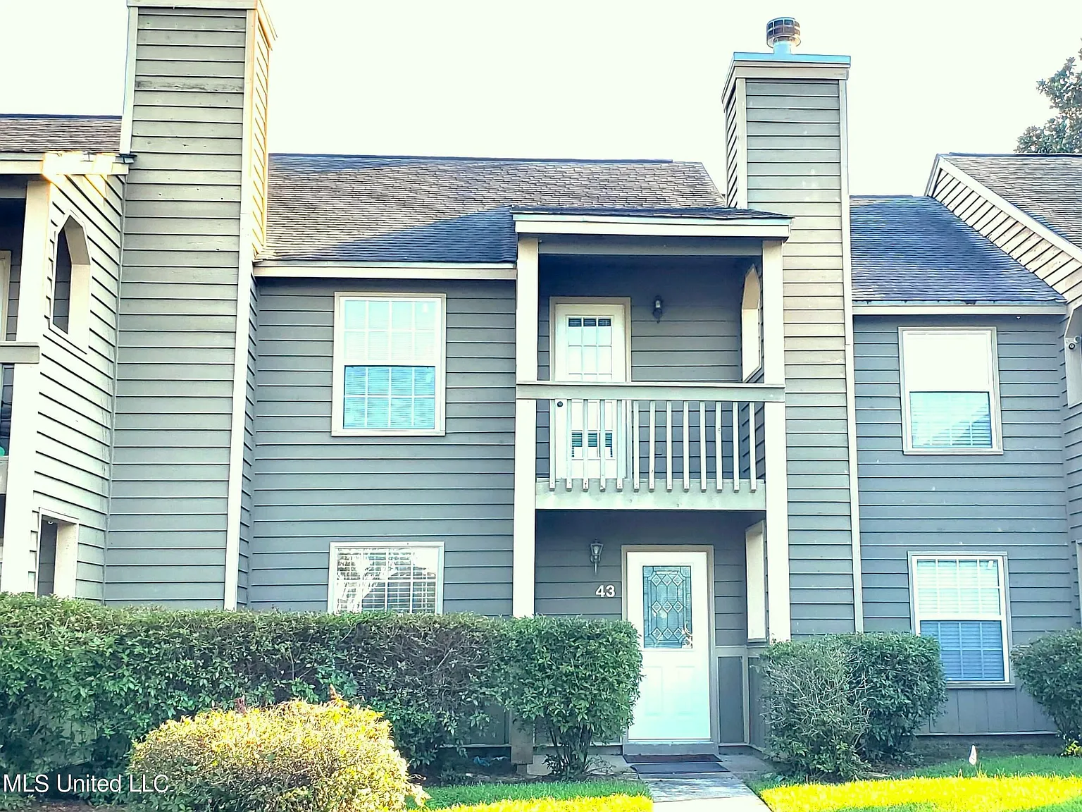 2 bed, 2.5 bath, 1700 sqft, $1,700 — Photo 1