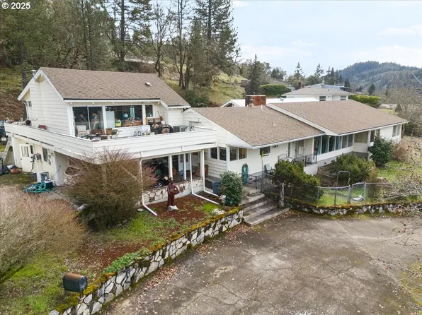 1187 SE Kane St, Roseburg, OR 97470