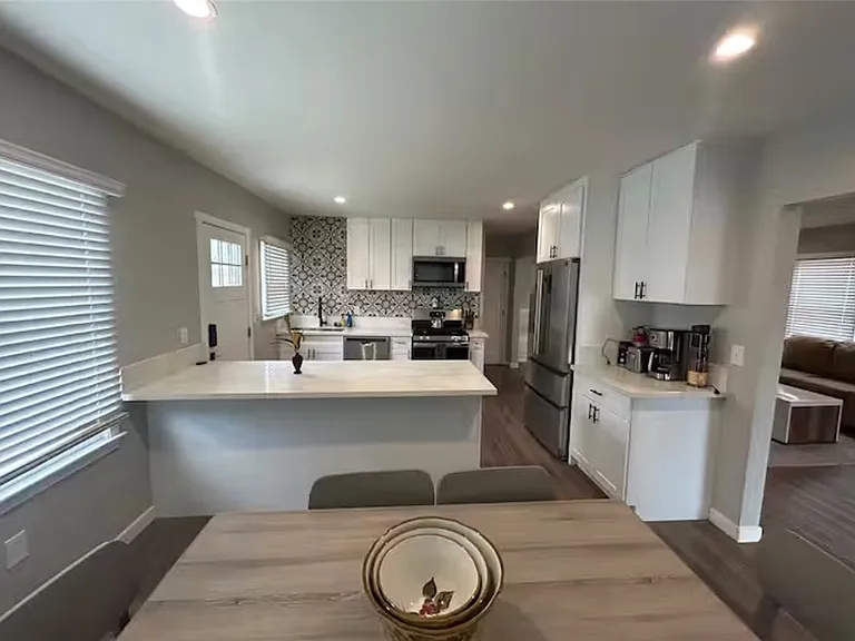 181 N Waverly St #181 — Photo 3