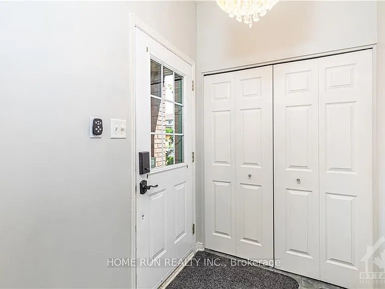 2 Borealis Cres — Photo 3