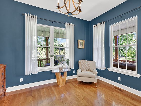 18th image of 157 Giles Ln
