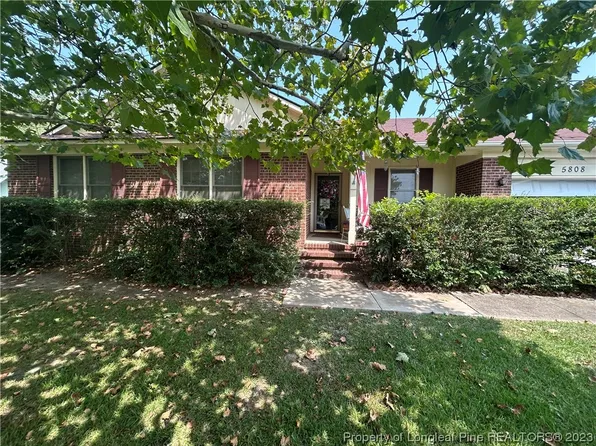 5808 Rivercroft Rd, Fayetteville, NC 28304