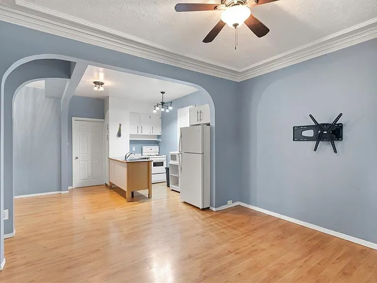 694 Valour Rd #694 — Photo 3