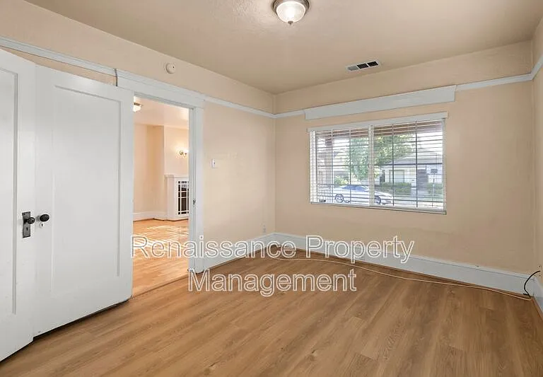 1026 N Windeler Ave #A — Photo 12
