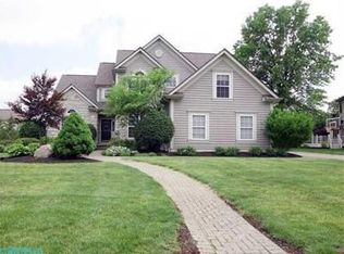 1317 Dunrovin Dr, New Albany, OH 43054