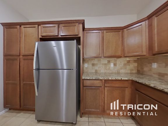 5th image of 3106 E Ravenswood Dr
