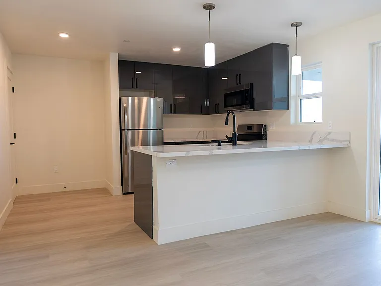 40rty on Colony — Photo 12