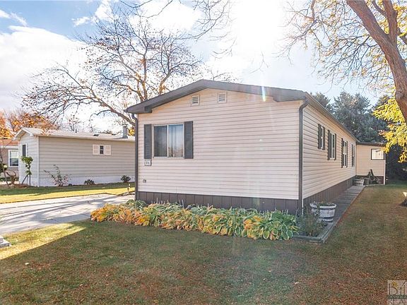 2nd image of 6 Woodgrain Dr