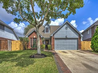 16007 Salton Point Dr, Friendswood, TX 77546