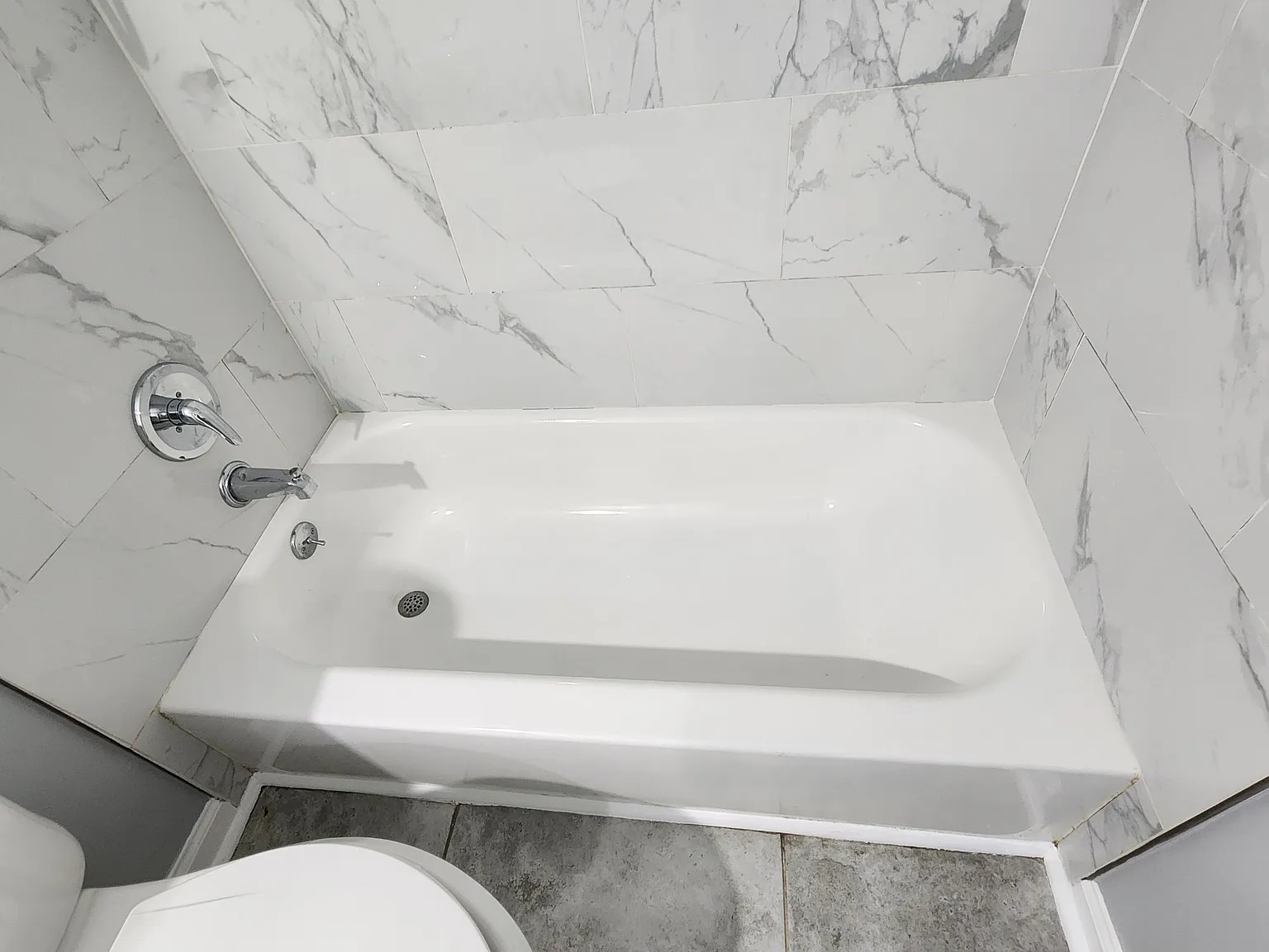 2 bed, 975 sqft, $1,960 — Photo 3