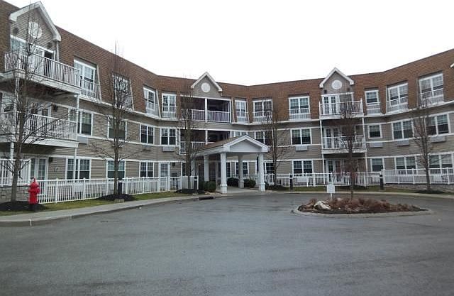 1st image of 214 Sutton Dr #214