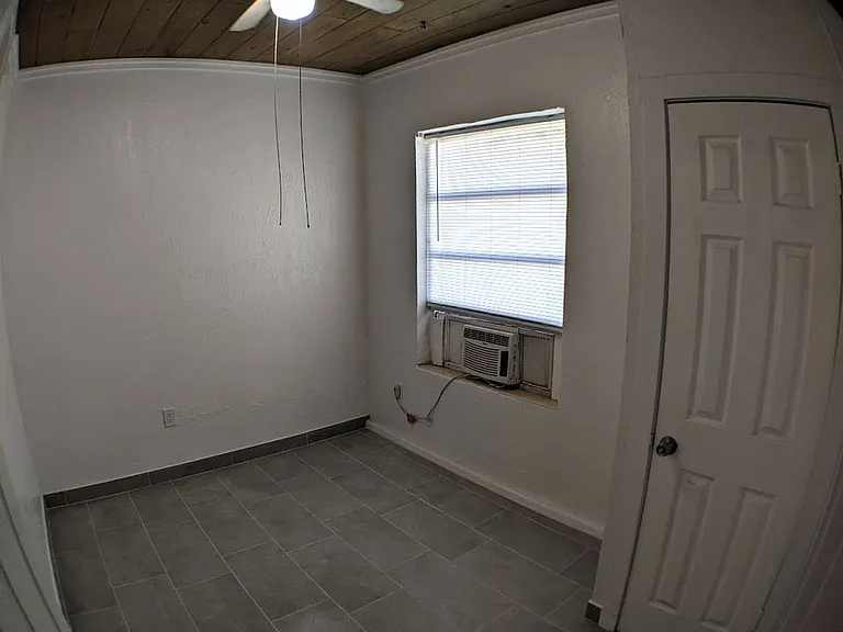 401 Colonia Ln E #4 — Photo 7