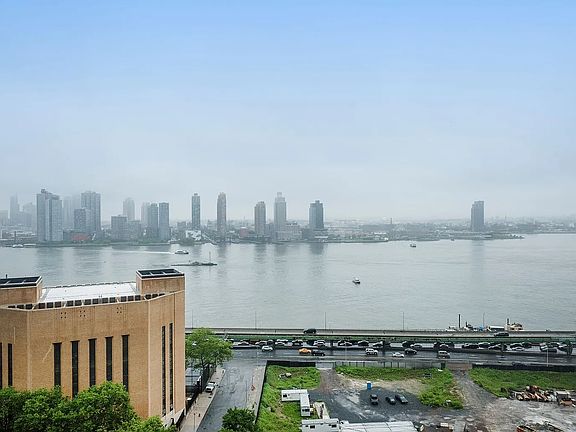 2nd image of 5 Tudor City Pl APT 1337
