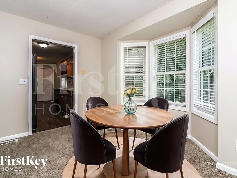 82 Broadlands Dr — Photo 8