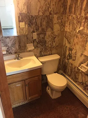 Rented by Metroline Realty | media 18