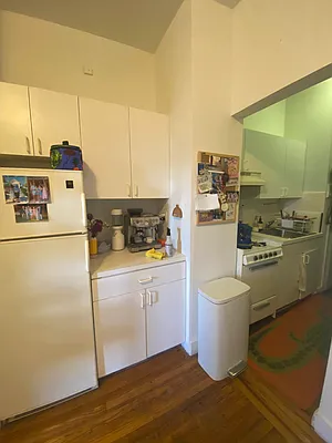 Rented by Universal Realty Group | media 5