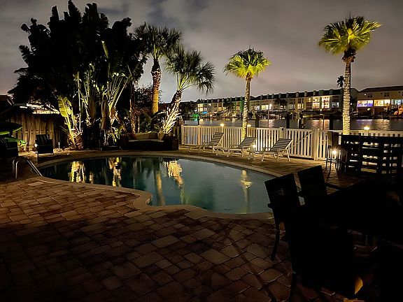 3rd image of 305 Bahia Vista Dr