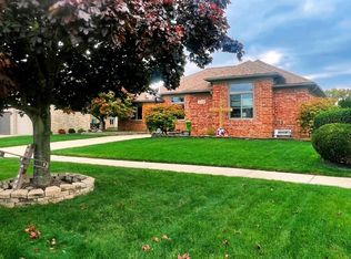 47641 Beacon Square Dr, Macomb, MI 48044