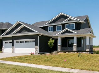 2984 Spring Valley Ct NE, Swisher, IA 52338