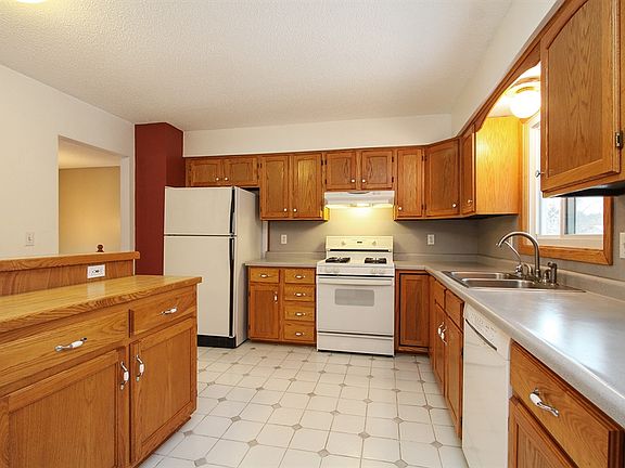 5th image of 1681 Evergreen Dr