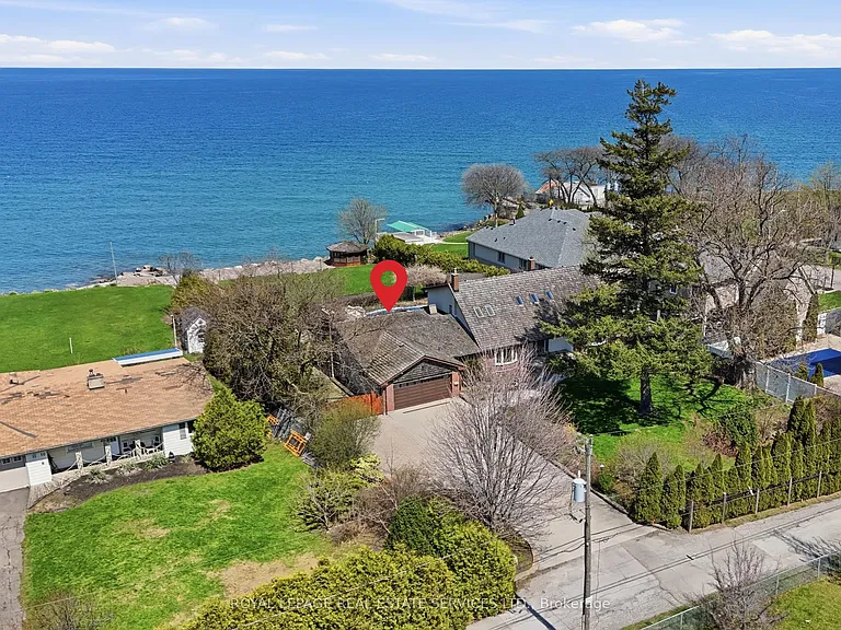 8 Lakeshore Dr — Photo 3