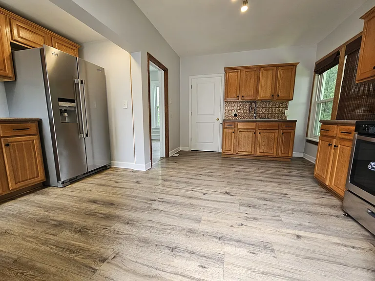 1112 E Cleveland Ave — Photo 10