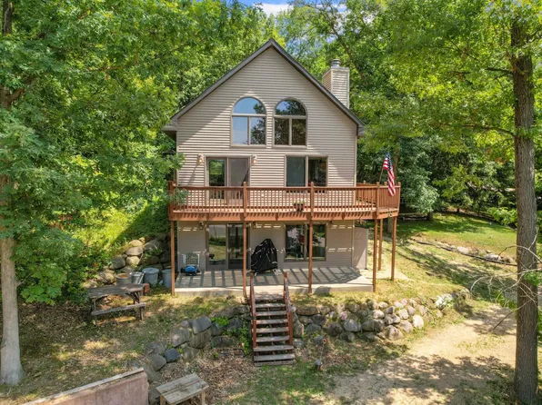 W10892 Wildwood Way, Poynette, WI 53955