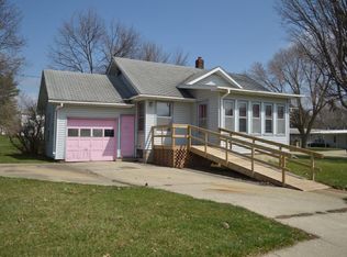 212 Center St, Conrad, IA 50621